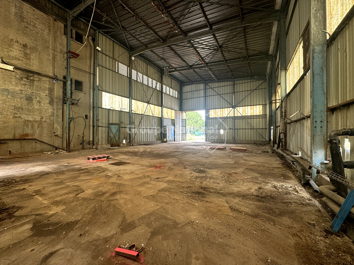 entrept 150m avec terrain  Lansargues